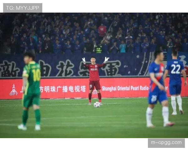 中超首轮：北京国安2-1力克上海申花，张玉宁头球制胜